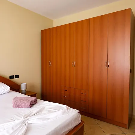 Joe Coastal Escape Apartament Golem (Tirana)