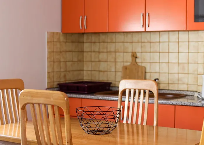 Joe Coastal Escape * Golem (Tirana)