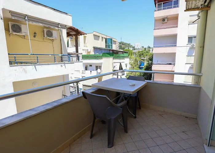 Joe Coastal Escape Appartement Golem (Tirana)